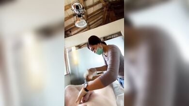 थाई मसाज गर्ल की वैक्सिंग से आदमी का माल छूट गया