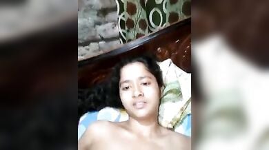 19 साल की नंगी बंगाली लडकी ने दिखाई अपनी छोटीसी चूत
