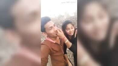 भोजपुरी लवर्स का आउटडोर किसिंग एमएमएस हुआ वायरल