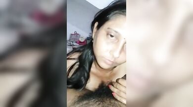 बीवी ने पति को दिया झांटे वाले लंड और आंड को चूमकर ब्लोजॉब