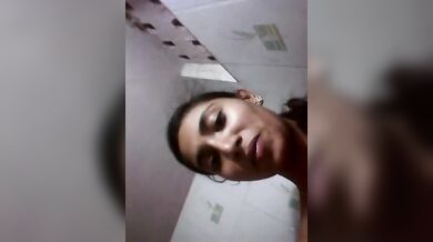 दीदी ने बाथरूम में दिखाएं बिग ब्यूटीफुल बूब्स