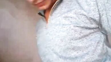 लवर्स ने खड़े-खड़े चुदाई का सेल्फी वीडियो बनाया