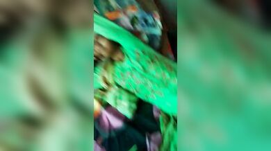 देहाती लड़की चूत खोलकर दो जनों से चुदने को है तैयार