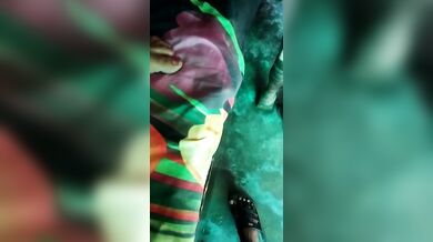 देहाती लड़की चूत खोलकर दो जनों से चुदने को है तैयार