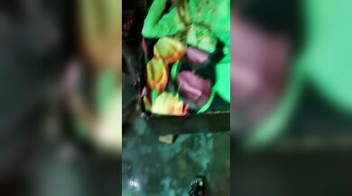 देहाती लड़की चूत खोलकर दो जनों से चुदने को है तैयार