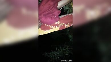 रात में रोड किनारे चुदाई कर लड़की की चूत में भरा वीर्य