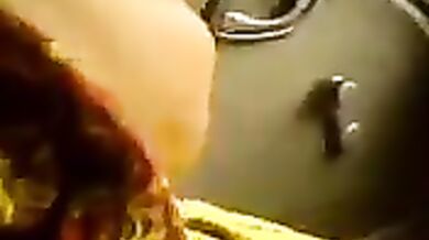 साउथ भाभी की कमीज में हाथ डालकर दबाए बुब्स