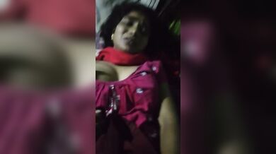 गाउन पहनी बीवी को रात में चोदा