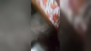 पति ने अपनी बीवी को पराए आदमी से चुदते हुए फिल्माया