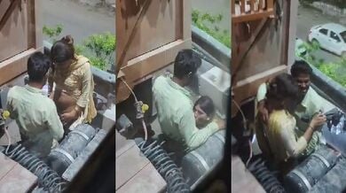 रोड किनारे ट्रक के आडमे रंडी को लंड चूसाके चोदा ट्रक ड्राइवर ने