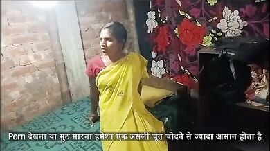 साड़ी वाली गरीब शादीशुदा औरत की बनाई ब्लू फिल्म