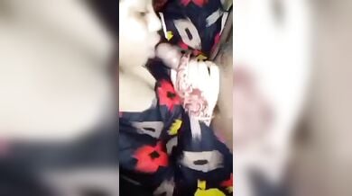 ब्यूटीफुल देसी वाइफ ने दी अपने पति को ब्लोजॉब का मजा