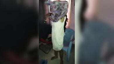 पति पत्नी ने चाटे चूसे एक दूसरे के जननांग