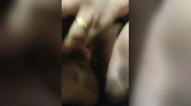 बीवी की टाइट चूत लंड और उंगलियों से चोदी