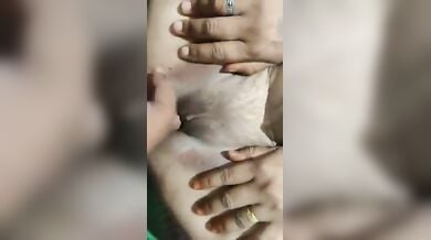 बीवी की टाइट चूत लंड और उंगलियों से चोदी