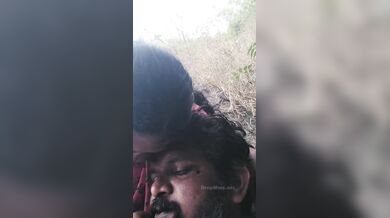 जंगल मे अपने आशिक का लंड चूसती तेलगु भाभी