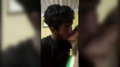 बहनचोद भाई ने बहन की साड़ी उठाकर दिखाई उसकी गांड, दबाई गोरी चुचियां