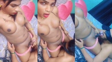 सेक्सी किन्नर का लंड चूसता गांडु लड़का