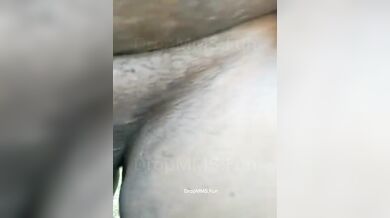 तमिल बुढी आंटी की चुदाई की लंड चूसा के जंगल में