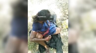 तमिल बुढी आंटी की चुदाई की लंड चूसा के जंगल में