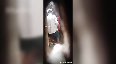 दीवार के छेद से नेपाली लवर्स की सीक्रेट चुदाई फिल्माई