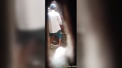 दीवार के छेद से नेपाली लवर्स की सीक्रेट चुदाई फिल्माई