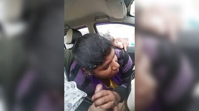 लिफ्ट देने का हुआ फायदा, तमिल औरत से मिला ब्लोजॉब