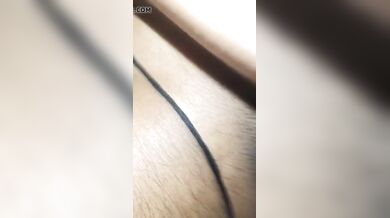 सुहागरात में दुल्हन ने मेहंदी वाले हाथों से खोली अपनी चूत