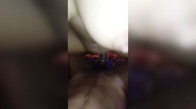 पति के लंबे लंड पर चूत उतारती बीवी