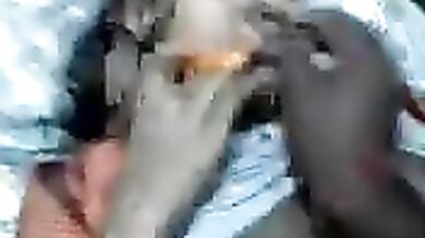 पुराने मोबाइल से बनाया मल्लू लड़की की बूब प्रेसिंग वीडियो