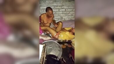 बहुरिया को चोदने के फिराक में बुढा ससुर