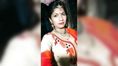 शादी का लाल चूड़ा पहनी वाइफ की पानीदार चूत चोदी