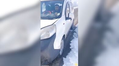 मियां भाई ने कार में किया खातून को किस, किसी ने बाहर से देख हल्ला मचाया