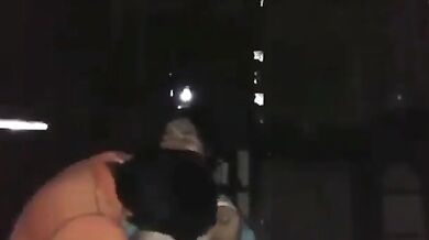 जॉइंट फैमिली देवर ने अंधेरे कमरे में की भाभी से चुम्मा चाटी