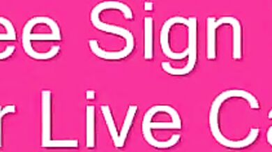 चुदाई से पहले नाजुक चूत की वैक्सिंग करती लड़की