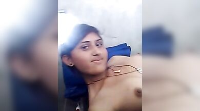 गरीब घर की नंगी लड़की ने दिखाई अपनी कमाल की गॉर्जियस फुद्दी!