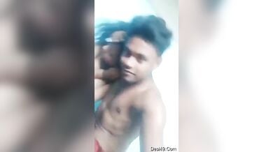 लड़के ने बनाया अपनी क्यूट नेपाली गर्लफ्रेंड का चुदाई वीडियो