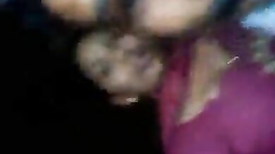 जीजा ने अपनी खूबसूरत साली के बुब्स चुसे