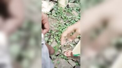 नदी किनारे लंड चूस कर घोड़ी बन चुदी दीदी