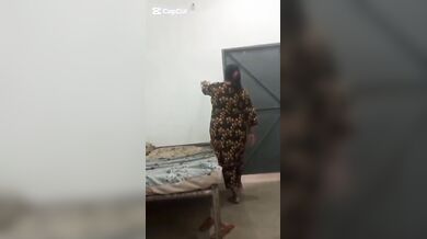 लड़के ने नजमा आंटी को अपनी लूल्ली चूसने लगाया