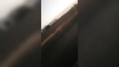 चलती बाइक पर चुदाई कर रही लड़की की मजेदार क्लिप