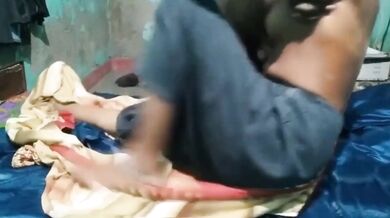 बीवी से ब्लोजॉब लेकर उसे लिटाकर चोदा