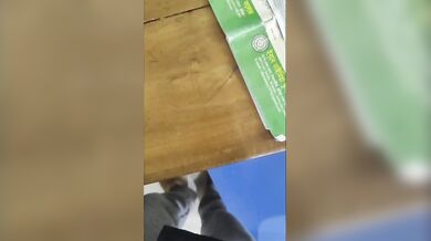 पढ़ रही हिजाबी स्टूडेंट लड़की को टीचर ने अपना लंड चूसने लगाया