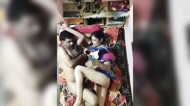 पति ने रिकॉर्ड की साड़ी वाली पत्नी के साथ चुदाई