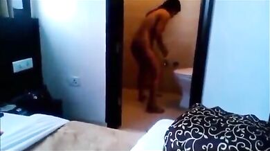 चूत खोलकर चटवाती बेशर्म बीवी