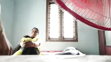 लूंगी वाले लड़के ने मल्लू भाभी को नंगी कर चोदा