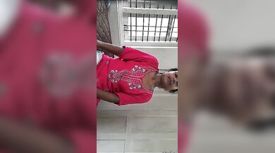 लूंगी वाले अंकल ने की भतीजी की चुदाई