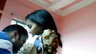 कजिन लवर्स की किसिंग, बूब और लंड सकिंग