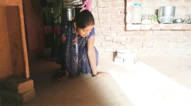 सुंदर देहाती साड़ी वाली भाभी की चुदाई की पड़ोसी ने