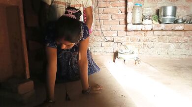 सुंदर देहाती साड़ी वाली भाभी की चुदाई की पड़ोसी ने